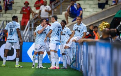 Grêmio reage, mas cede empate ao Fortaleza no Castelão