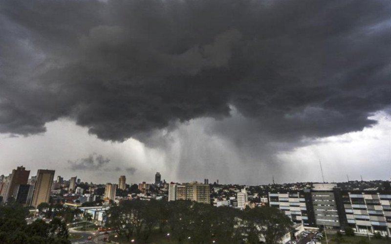 Tornado em Rio Bonito do Iguaçu, no Paraná | abc+