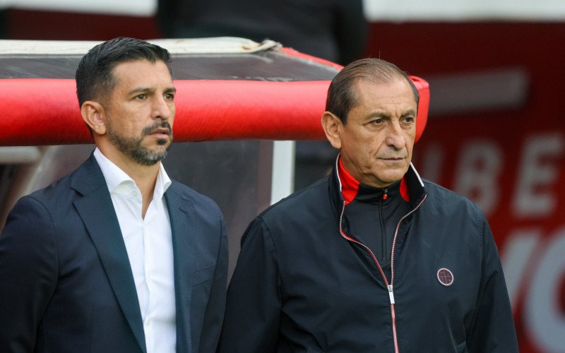 Técnico do Internacional faz fala machista durante coletiva, clube emite nota de retratação | abc+