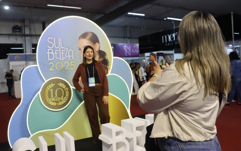 Jacqueline Costa visitou a Sul Beleza neste domingo (9) | abc+