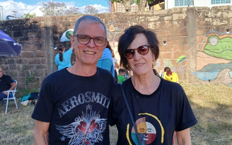 Jorge Reis e Maria do Carmo Canani visitaram o Sarau pela primeira vez