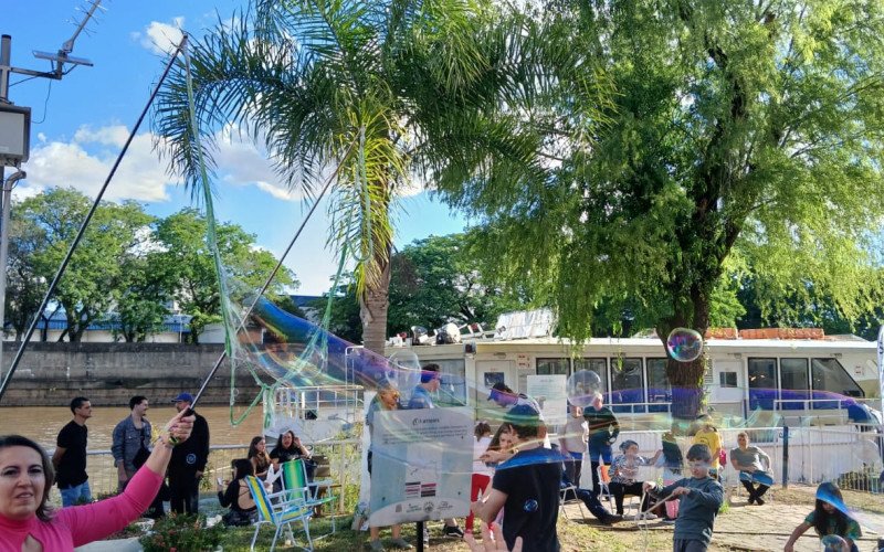 O evento contou com gastronomia, exposição de arte, Feira Criativa, Ateliê de arte, teatro, contação de histórias, oficinas e música.