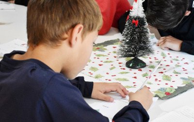 Mais de 120 cartinhas de Natal estão disponíveis para adoção no Cras em Nova Petrópolis