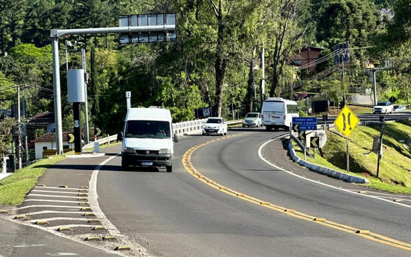 Passagem inferior na altura do KM 9,9 em Igrejinha - Pr&oacute;ximo ao viaduto de acesso ao munic&iacute;pio 