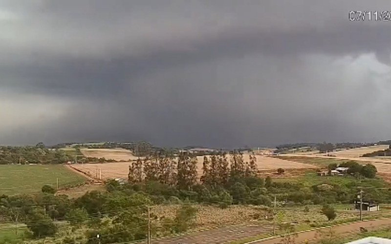 Vídeo mostra chegada de tornado a Rio Bonito do Iguaçu | abc+