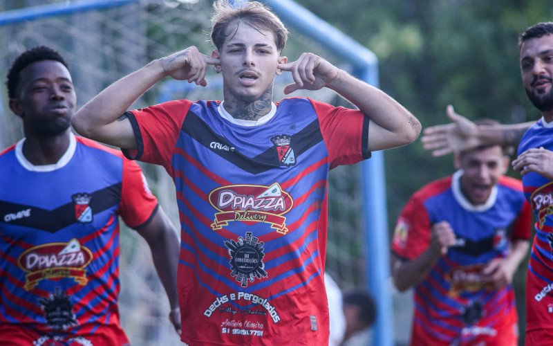 Antonio Mello fez o gol da vitória do Alfa sobre o Cohab, no Força Livre, pela segunda rodada da Várzea