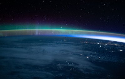 Bonito, mas perigoso: Cientistas disparam alerta sobre explosões solares que podem causar auroras boreais visíveis