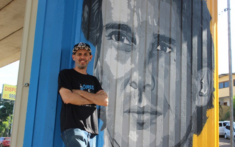 Viaduto Rincão ganha nova cara com o grafite do artista plástico Rafael Jung, da empresa 5ª Galáxia