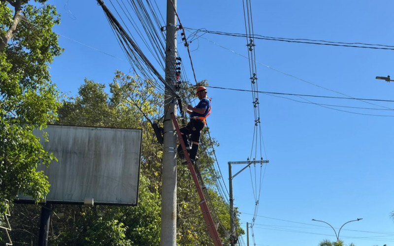 Fios são removidos de postes em Igrejinha | abc+