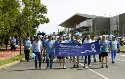 Caminhada Azul movimenta homens e mulheres pela saúde e proteção contra o câncer de próstata