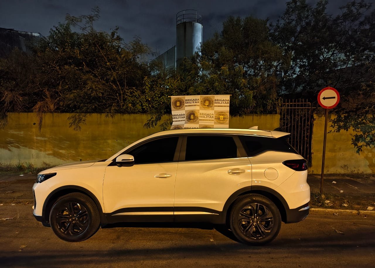 Carro das vítimas foi recuperado pela BM em São Leopoldo | abc+