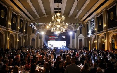 Baile e Leilão Beneficente traz itens exclusivos de Sobis, D’Alessandro e Kannemann em Porto Alegre