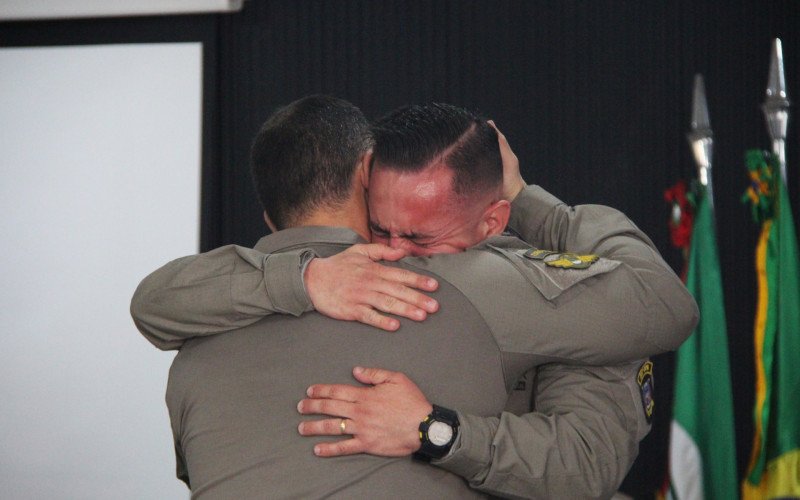 Evento contou com homenagens a empresários, policiais e ex-policiais 
