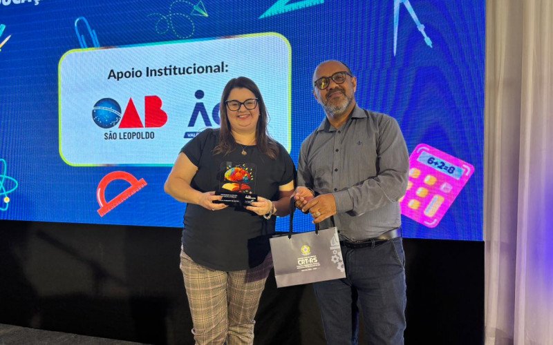 Professor de EJA em Escola Pública, Sheila Parnoff de Matos - 4º Prêmio Ser Educação | abc+