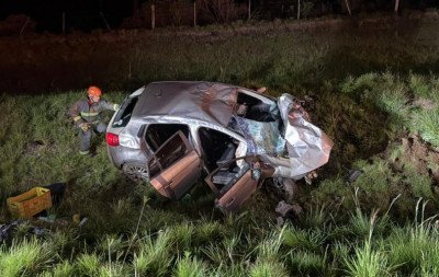VÍDEO: Três pessoas morrem em acidente envolvendo moto e carro com placas de Novo Hamburgo em rodovia da região