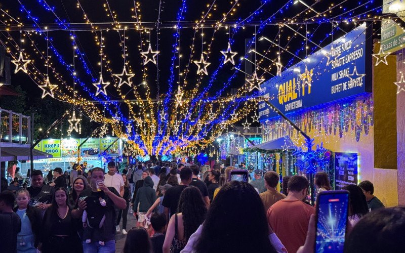 Decoração do Natal dos Anjos de Dois Irmãos