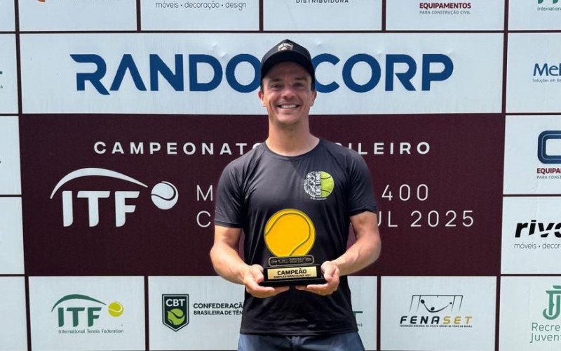 Guilherme está entre os tenistas da Turma da Lomba premiados no Campeonato Brasileiro de Masters 2025 ITF 