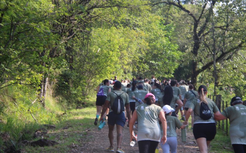 Caminhada atrai moradores da região e revela paisagens pouco conhecidas em Estância Velha | abc+