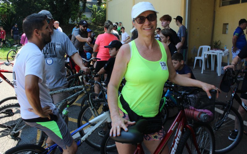 Aida participou pela segunda vez do Passeio Cicl&iacute;stico de Campo Bom 