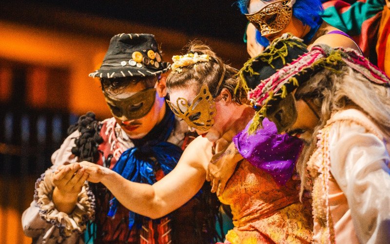 Espetáculo Cirquin, do Grupo Tholl, encerra Feira do Livro de São Leopoldo