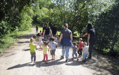 Exploração da natureza é rotina na Emei Branca de Neve
