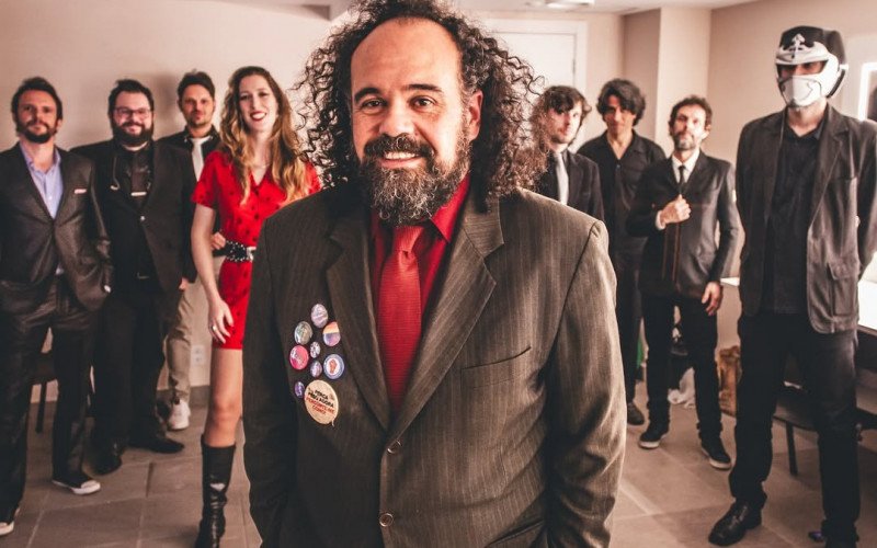 Carlinhos Carneiro & Os Excelents Animais