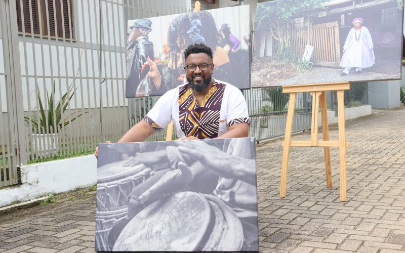 Projeto Território Afrosagrado ilustra e mapeia casas de religião africana em Novo Hamburgo. Leonardo Rosa é jornalista e idealizador da ação | abc+