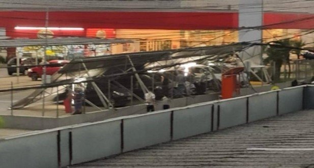 Acidente aconteceu durante temporal, na tarde deste domingo (16), em Canoas | abc+