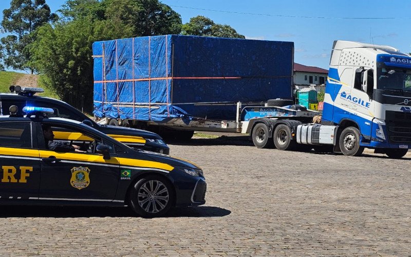 Carga superdimensionada é escoltada pela PRF de Carazinho a Bom Retiro do Sul | abc+