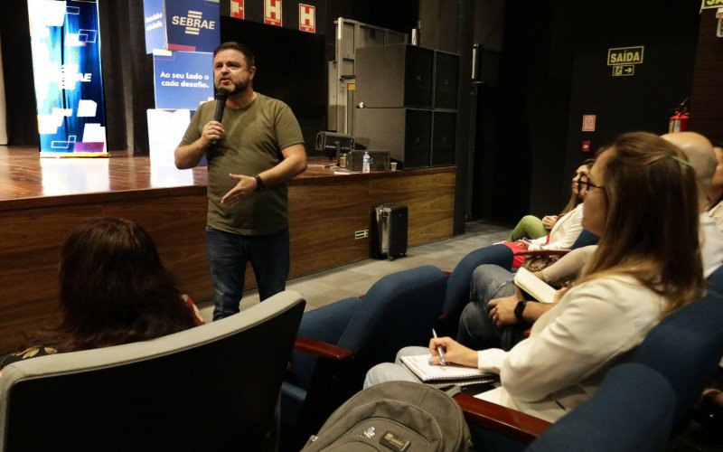 Ronan Mairesse abriu o evento organizado no Sesc Canoas na manhã desta terça-feira (18) | abc+