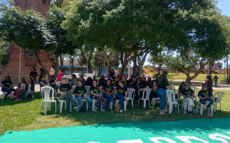 O ponto de encontro foi na Praça do Imigrante