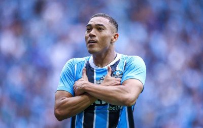 Grêmio vence o Vasco, encerra jejum e respira na tabela após triunfo em Porto Alegre