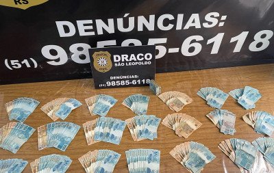 VÍDEO: Operação contra traficantes no Vale do Sinos prende 10 pessoas, apreende armas, drogas e todo o lucro da madrugada