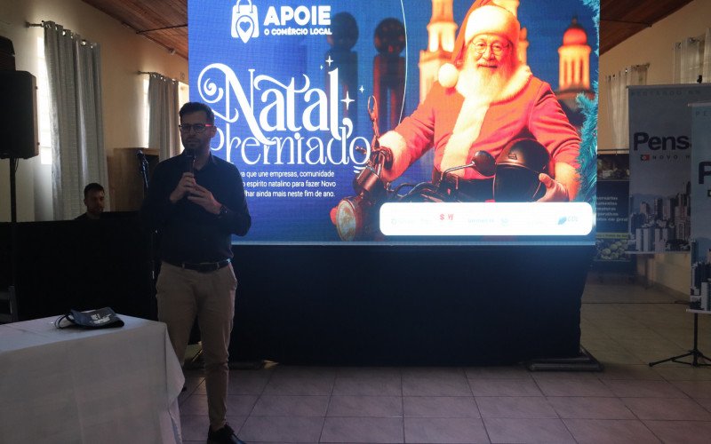 Presidente da CDL, Leonardo Lessa, em evento com o Pensando Novo Hamburgo | abc+