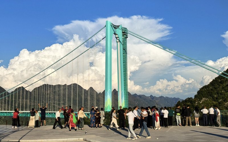Ponte do Cânion Huajiang na China é a ponte mais alta do mundo
