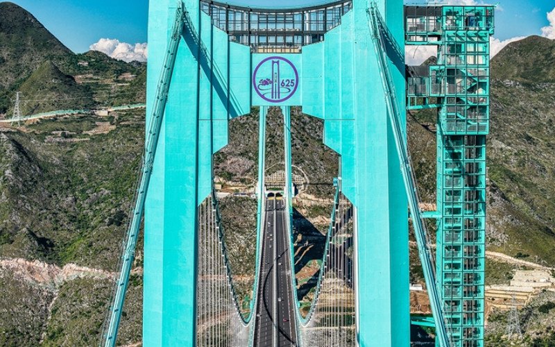 Ponte do Cânion Huajiang na China é a ponte mais alta do mundo