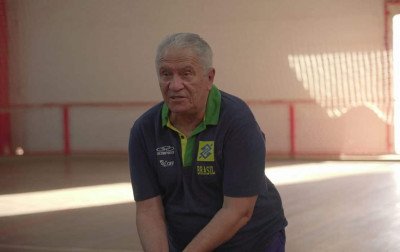Lenda do voleibol, Josenildo Carvalho chega em Novo Hamburgo para capacitar professores de duas equipes