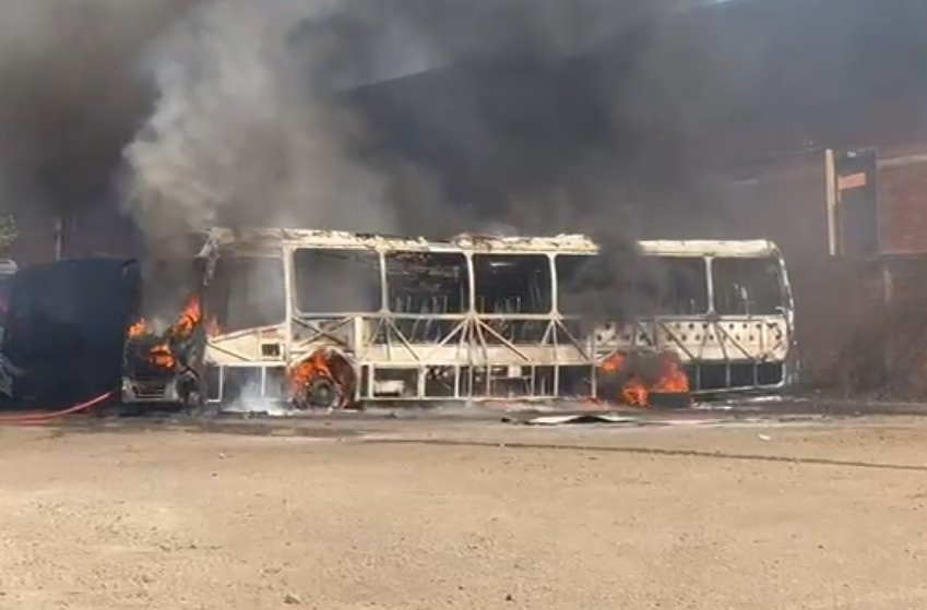 Incêndio teve início na tarde desta quinta-feira (20) | abc+