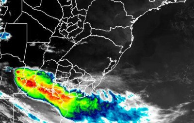 FRENTE FRIA: Chuva e risco de temporais mudam o tempo no RS nesta sexta-feira (21)