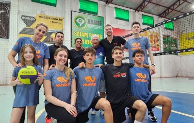 Josenildo Carvalho compartilha sabedoria e método em encontro com professores de vôlei em Novo Hamburgo