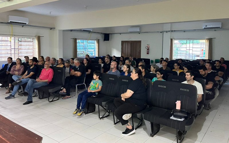 Executivo promove reunião com moradores do Loteamento Montanhe dei Fiori