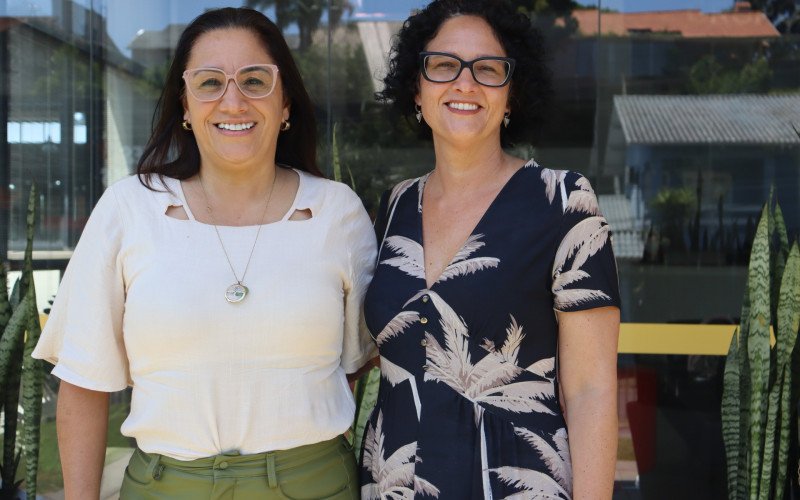 Elanice Muller, Ativista de Direitos Humanos, e Roberta Ganardo Fava, Promotora de Justiça de Combate à Violência Familiar e Contra a Mulher, em visita ao Grupo Sinos | abc+