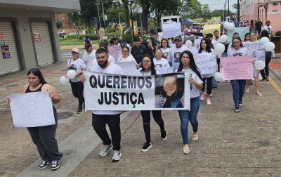 Caminhada pede justiça por jovem morta pelo ex-companheiro e proteção a vítimas de violência doméstica