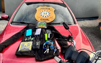Carros são apreendidos e homem é preso em Canela por tráfico de drogas
