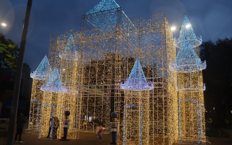 Decoração de Natal ilumina o Centro de Novo Hamburgo | abc+