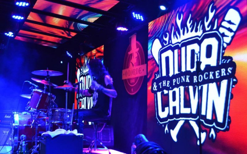 Baterista argentino Txory Goñi integrou a banda The Punk Rockers