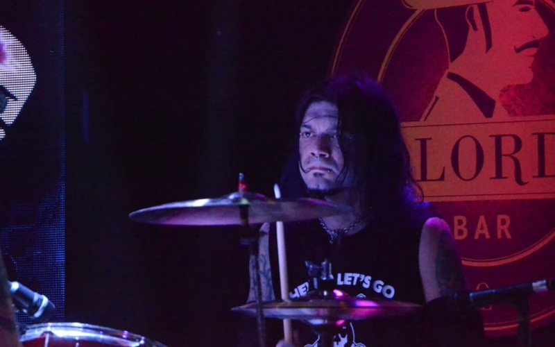 Baterista argentino Txory Goñi integrou a banda The Punk Rockers