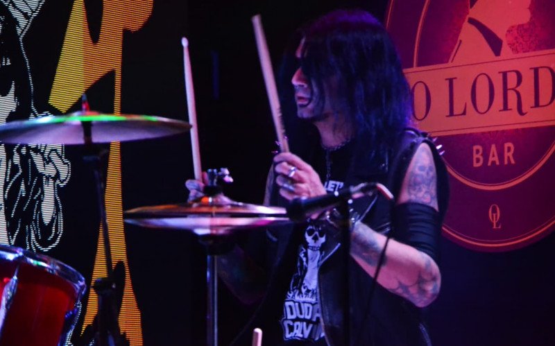 Baterista argentino Txory Goñi integrou a banda The Punk Rockers