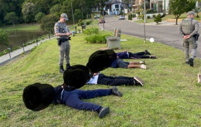 Roubo em estabelecimento comercial de Canela termina em prisão em menos de 10 minutos; entenda