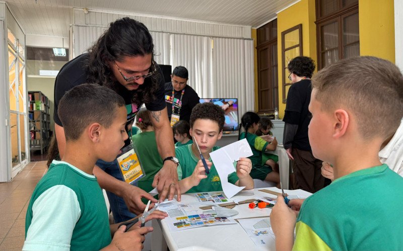 Oficina de Minioteca com estudantes da rede municipal de ensino